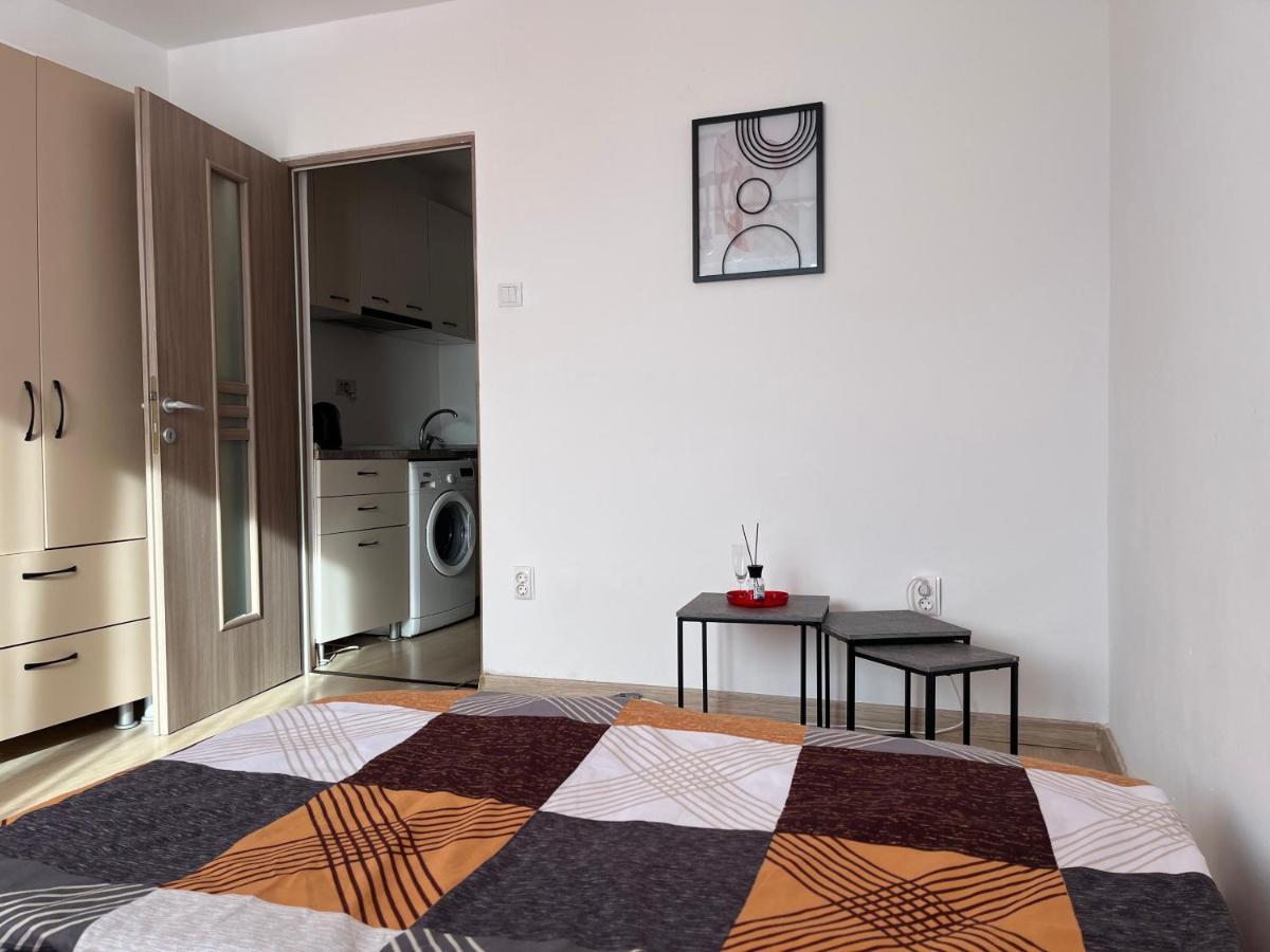 Apart Uta 2 Lägenhet Arad Exteriör bild